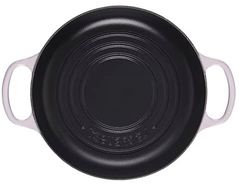 Le Creuset bread oven Shallot ridges promote even browning