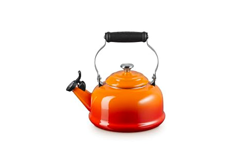 Le Creuset kettle flame whistle close-up signals boiling