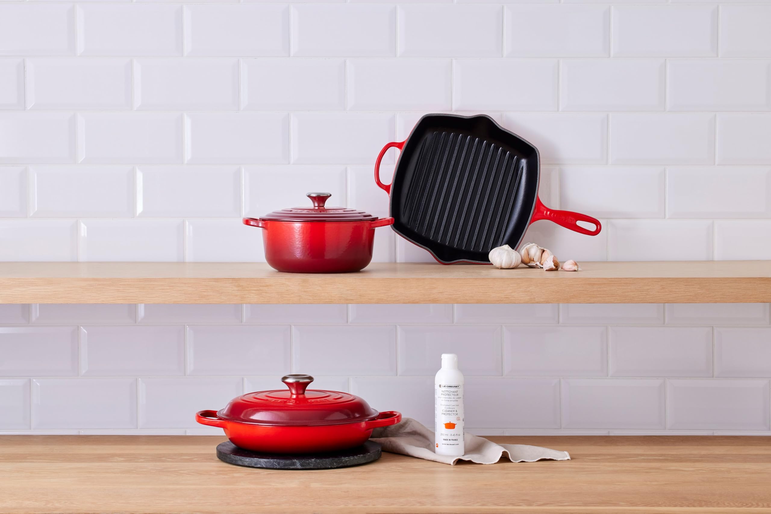Le Creuset cleaner bottle cap and seal for clean, worry-free storage