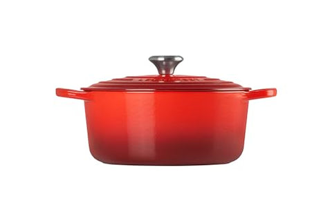 Le Creuset ergonomic knobs and handles for comfortable lifting.