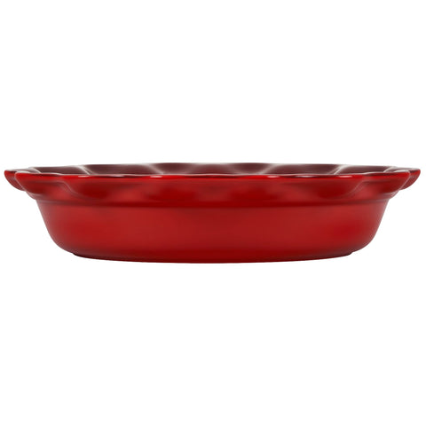 Le Creuset Heritage Pie Dish Cerise demonstrates even baking across a golden crust.