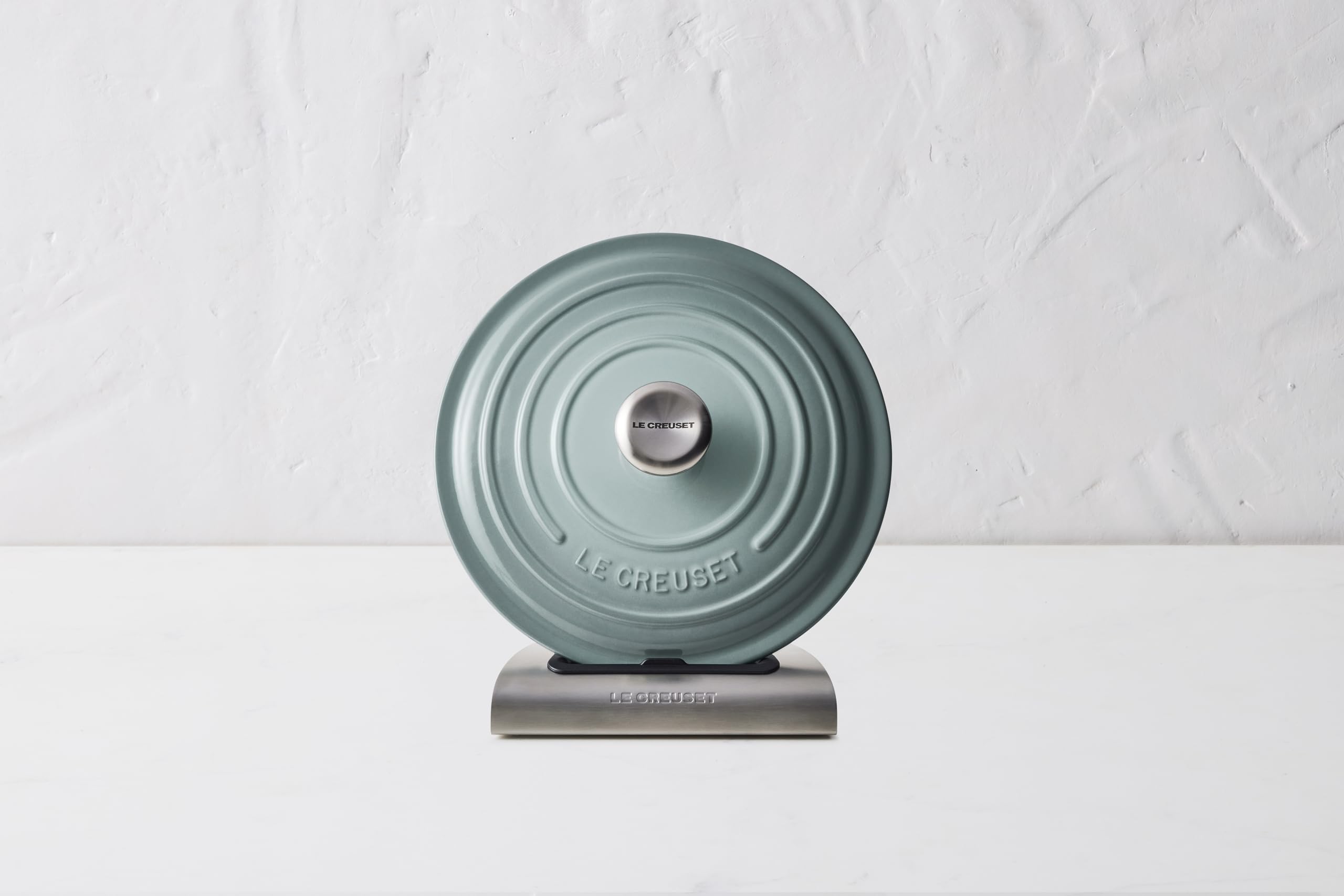 Silicone feet guard countertops and cooktops