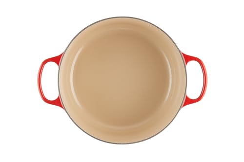Lid design demonstrates steam circulation and moisture return during cooking