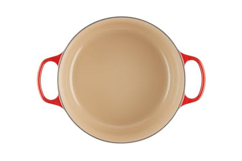 Lid design demonstrates steam circulation and moisture return during cooking