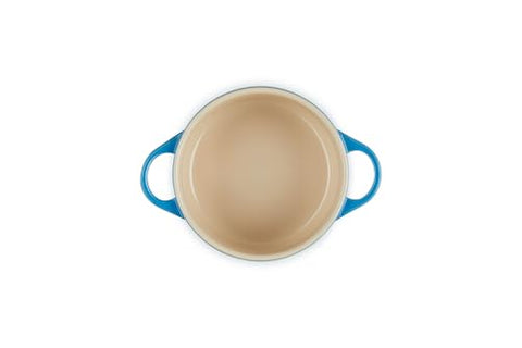 Le Creuset mini cocotte Marseille, glaze closeup, resists stains and flavor transfer