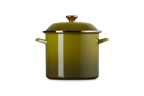 Le Creuset olive stockpot rim and knob protect edges and enhance durability