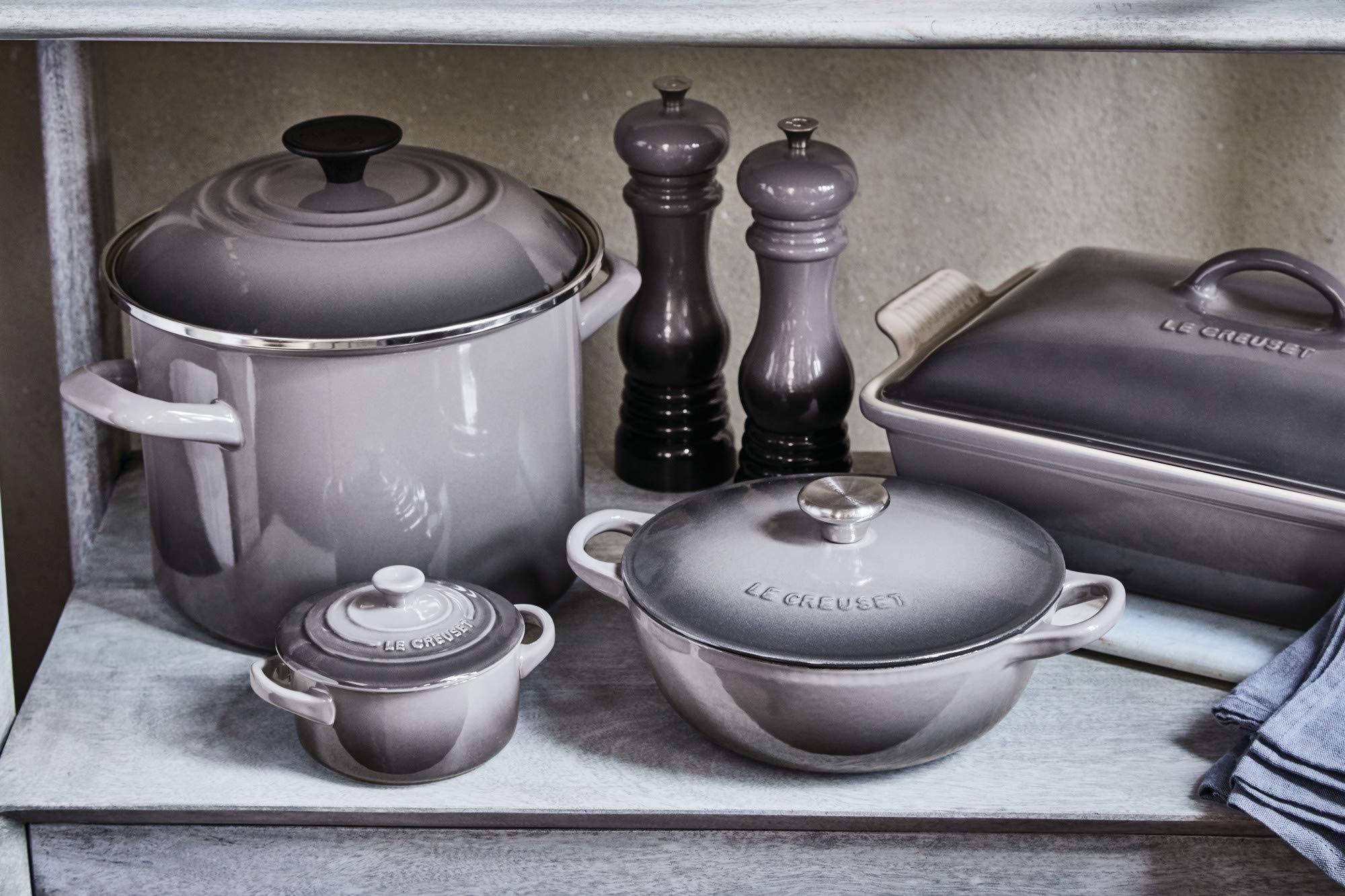 Le Creuset pepper mill compact design fits on any counter.