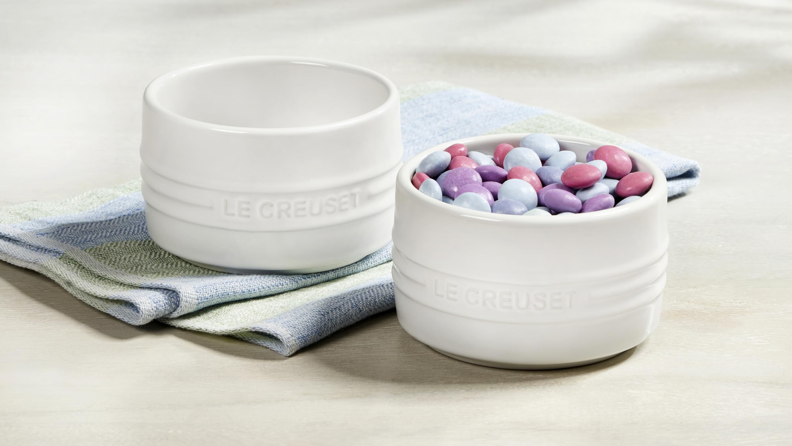 Le Creuset stoneware ramekin emphasizes dishwasher-safe convenience for quick cleanup