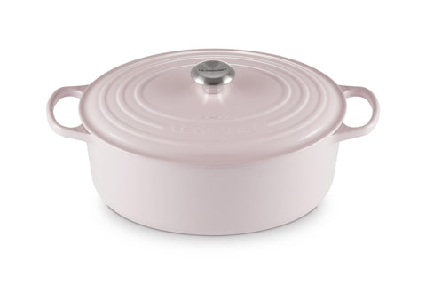 Le Creuset Signature oval Dutch Oven exterior in Shallot, durable enamel for daily cooking.