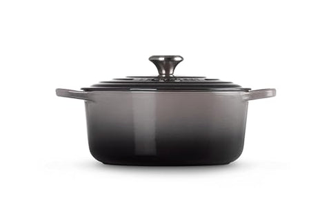 Le Creuset Oyster ergonomic handles enable easy lifting and serving.