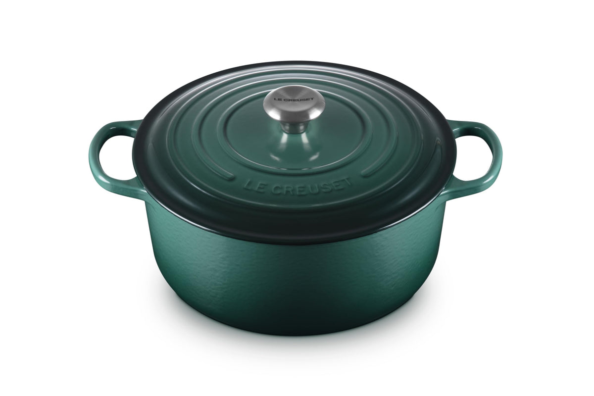 Le Creuset Signature Round Dutch Oven Artichaut exterior with durable enamel for lasting color.