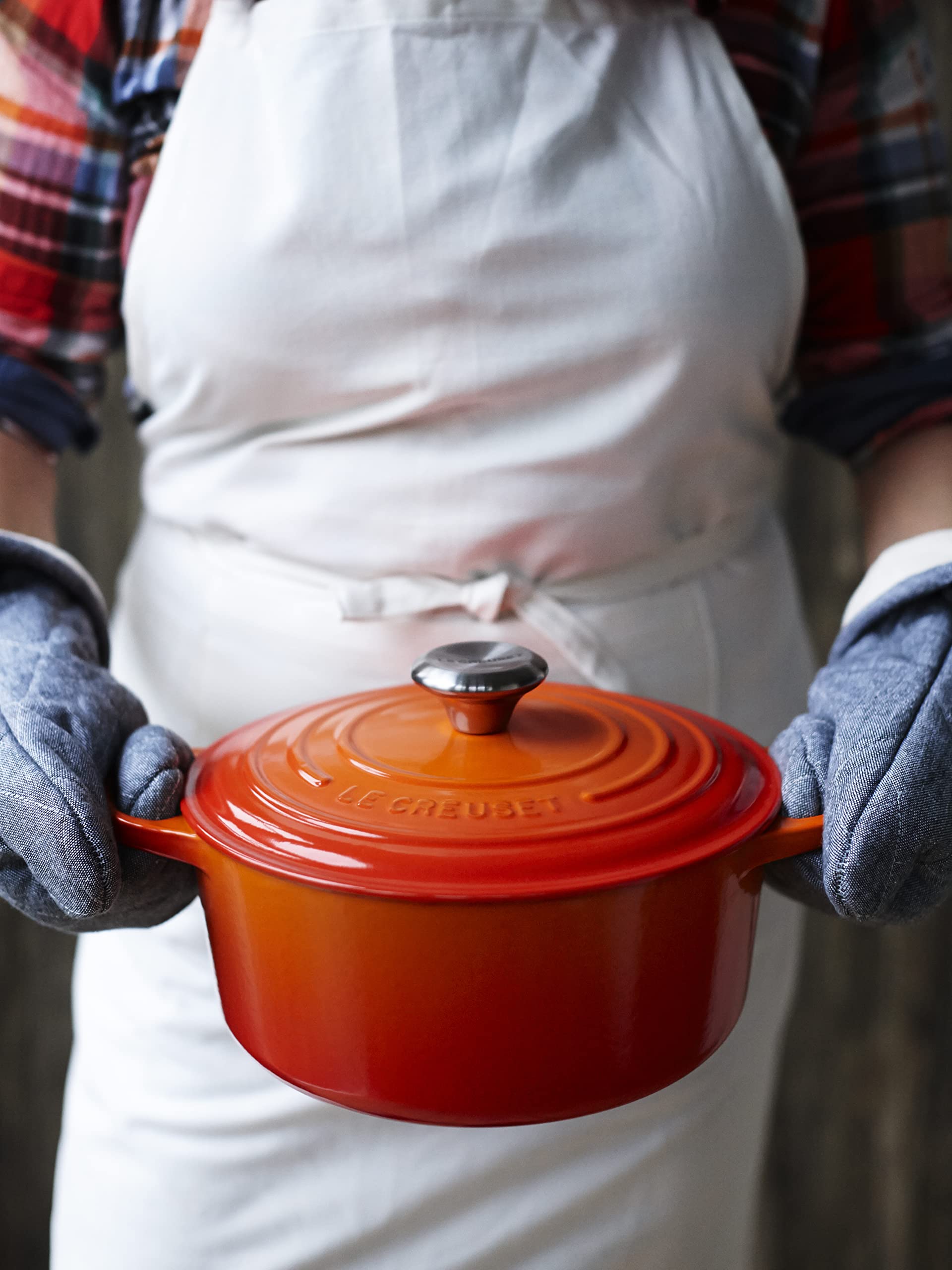 Le Creuset flame heat retention helps lock in moisture for flavorful meals.