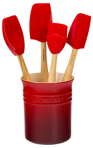Le Creuset silicone craft spatula with ergonomic handle for comfortable cooking