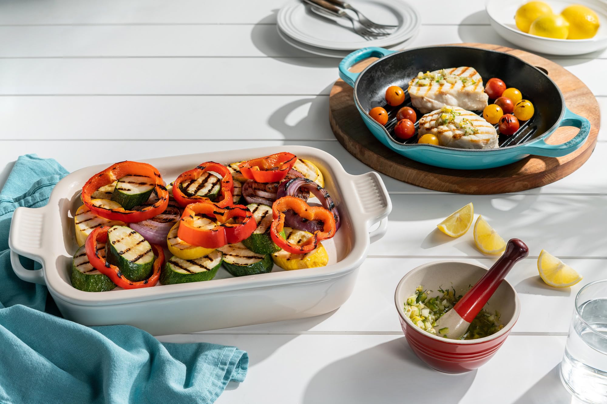 Close-up of Le Creuset glaze in white, nonporous and scratch-resistant