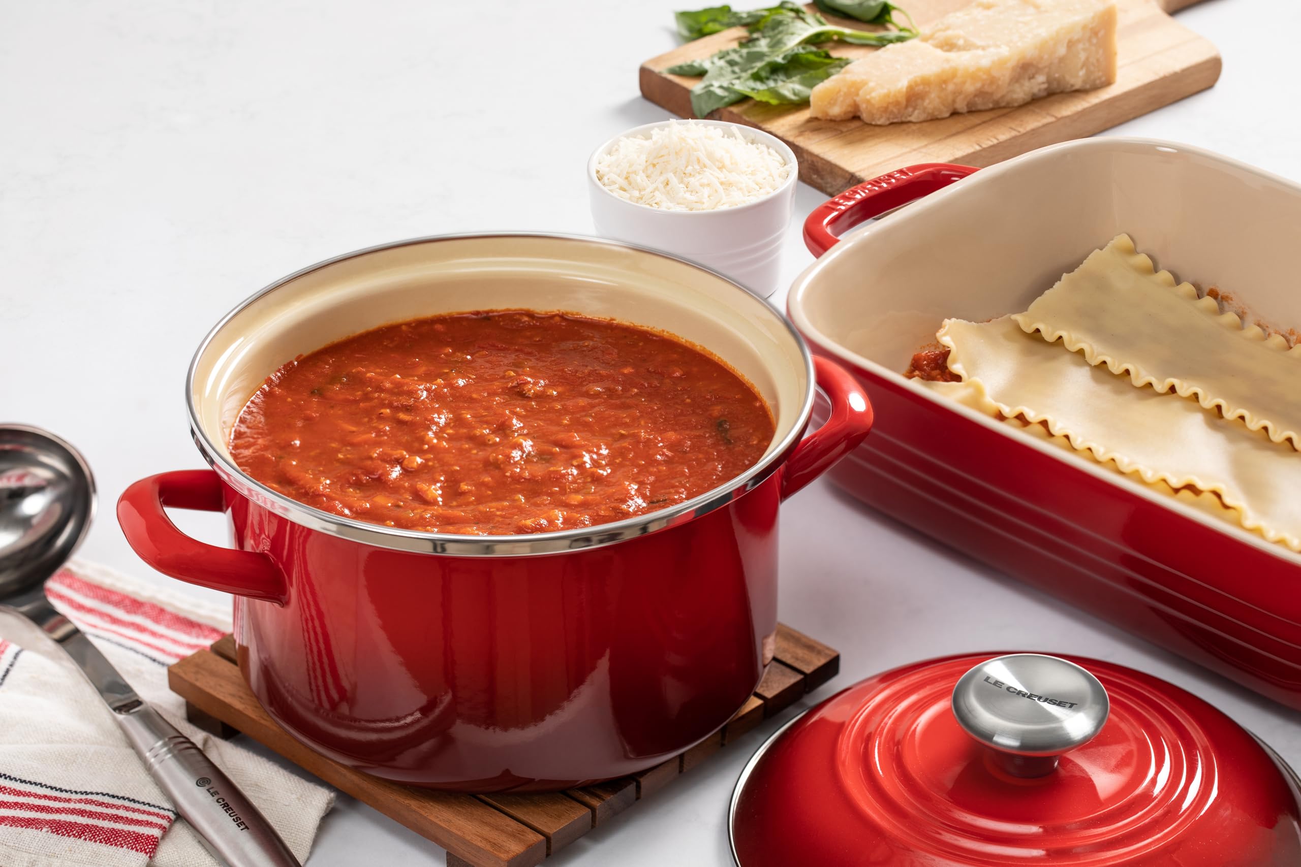 Taille compacte du stockpot parfait pour petites portions et rangement facile.
