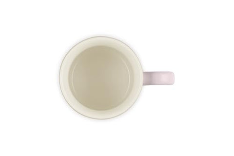 Le Creuset Vancouver Mug Shallot, glaze close-up, non-porous and scratch-resistant surface.