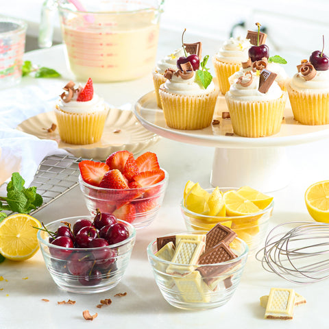 Le'raze clear meal prep bowls displayed for easy ingredient visibility and versatility.
