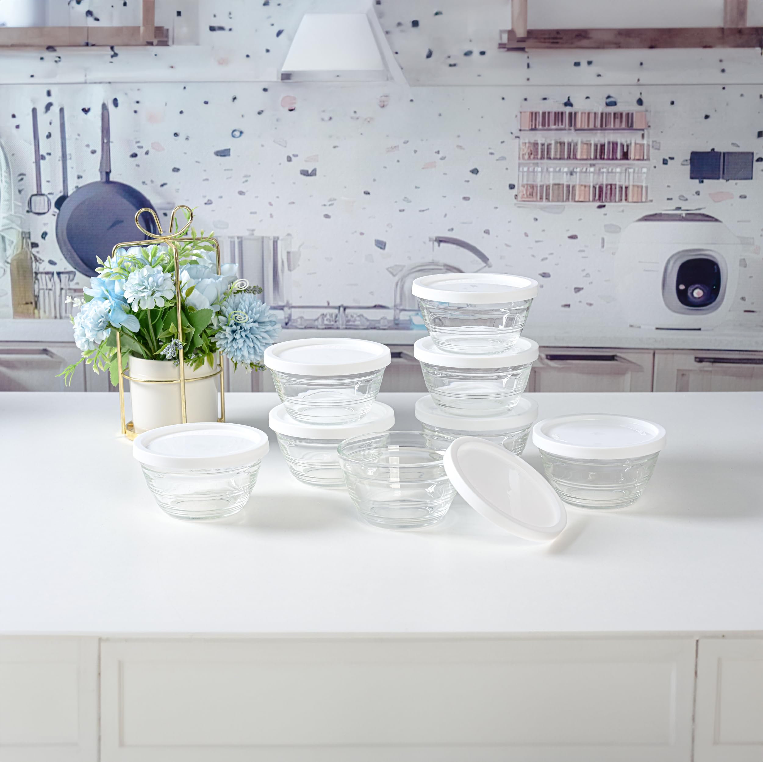 Le'raze portable glass bowls ideal for meal prep on the go.