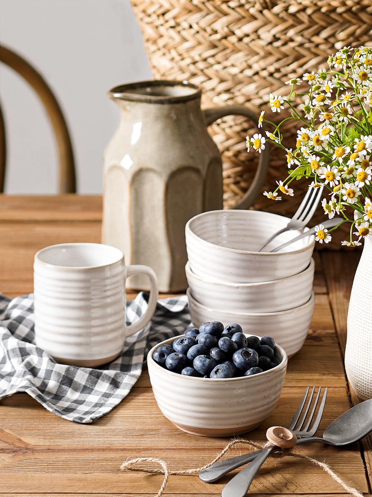 LE TAUCI Arctic white bowls shown 4.5-inch size