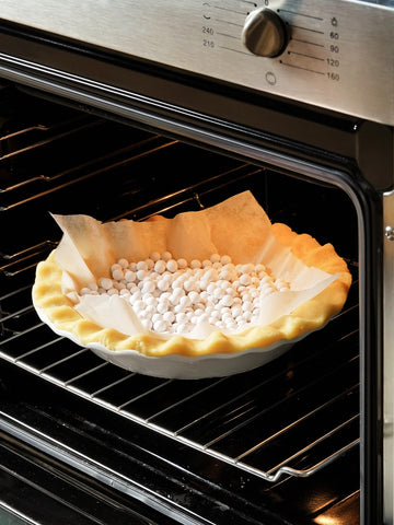 LE TAUCI pie dish is dishwasher-safe for quick, effortless cleanup after meals