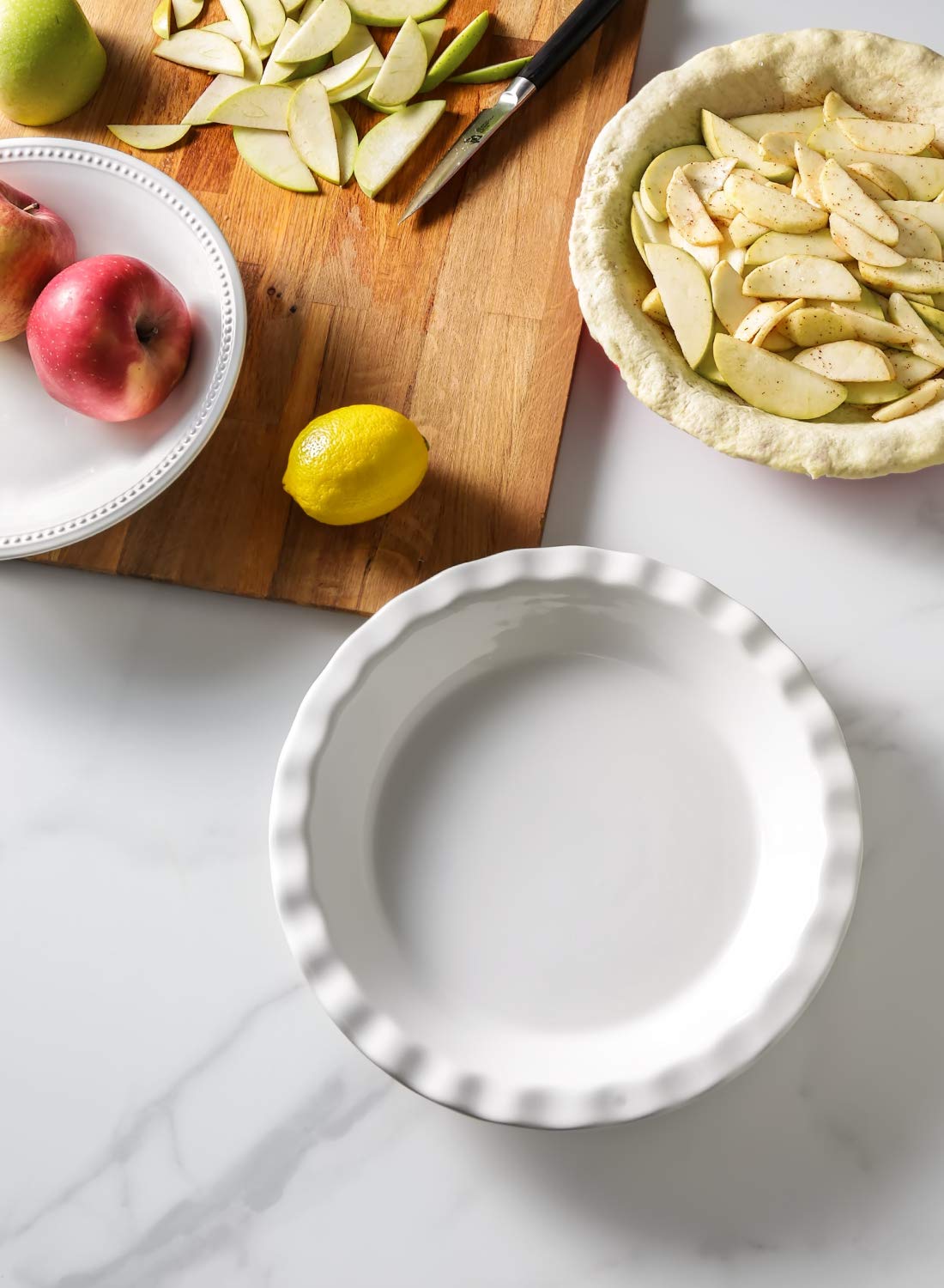 LE TAUCI pie pan helps achieve a crisp crust and moist interior