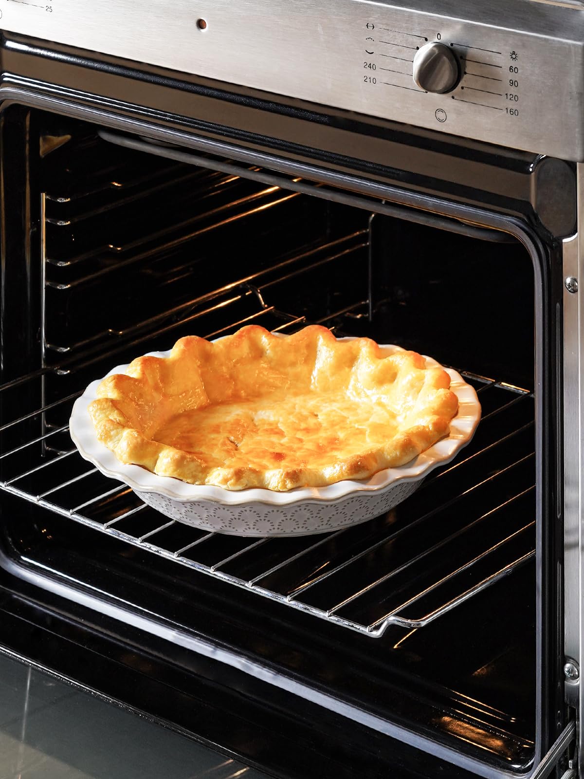 LE TAUCI pie pan with even heat distribution for consistent results.