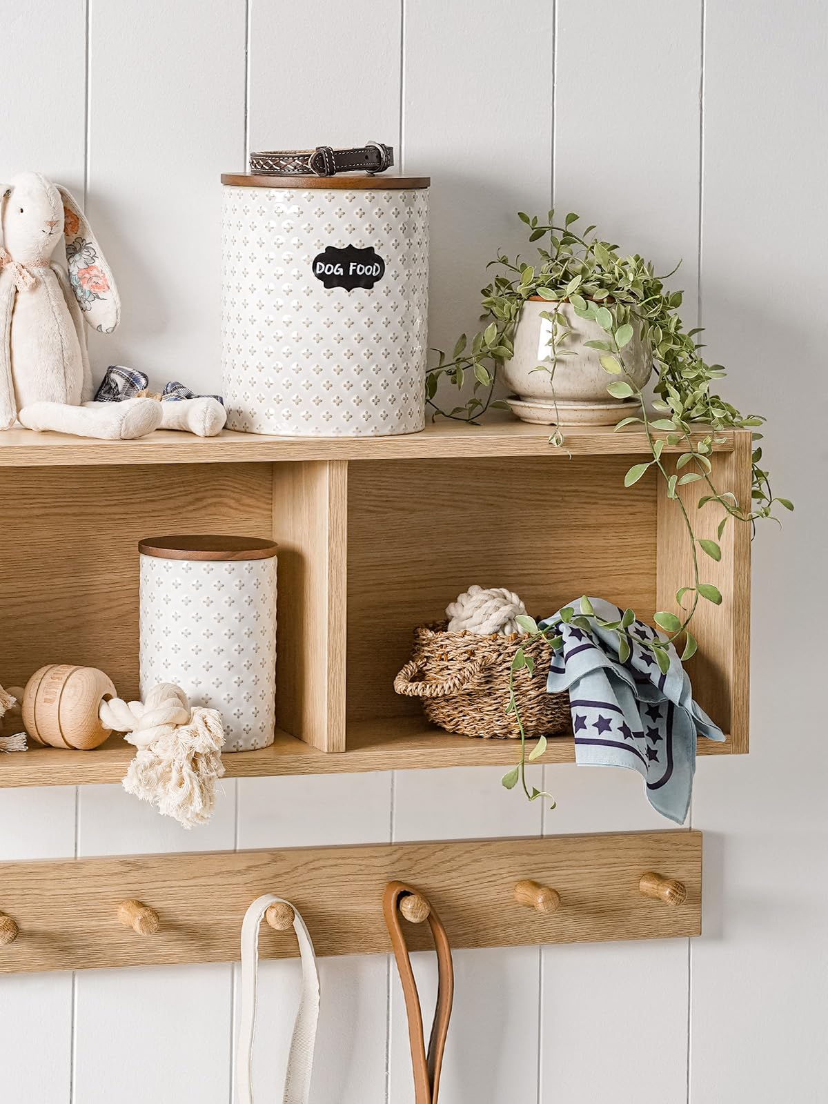 LE TAUCI embossed arctic design adds warmth to your kitchen.