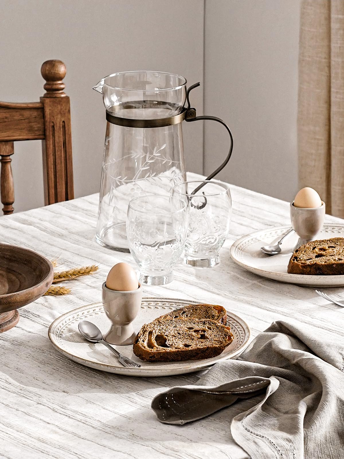LE TAUCI embossed wheat pattern on bowls and plates for elevated styling