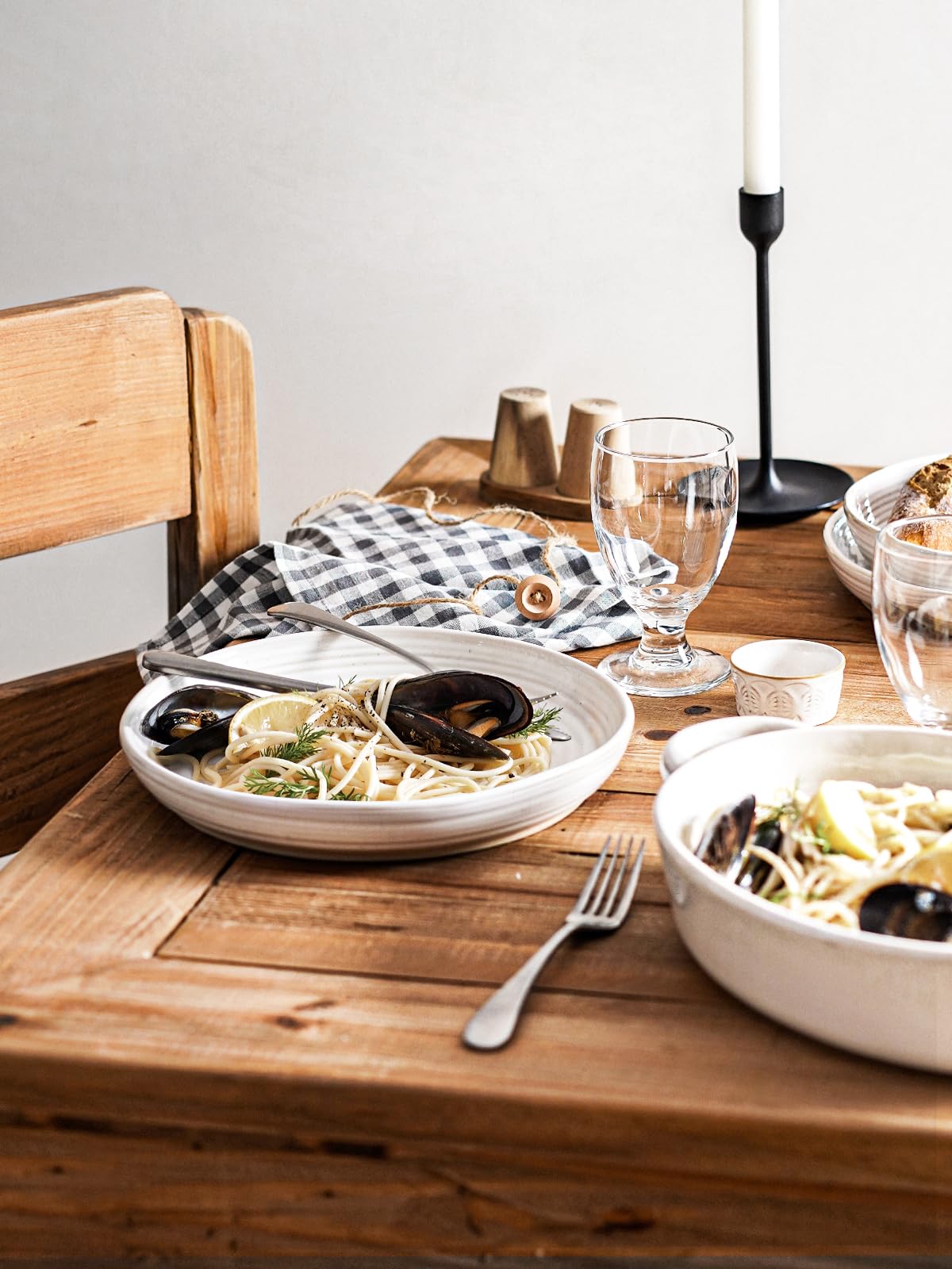 LE TAUCI dinnerware set soup bowls perfect for portions on chilly evenings