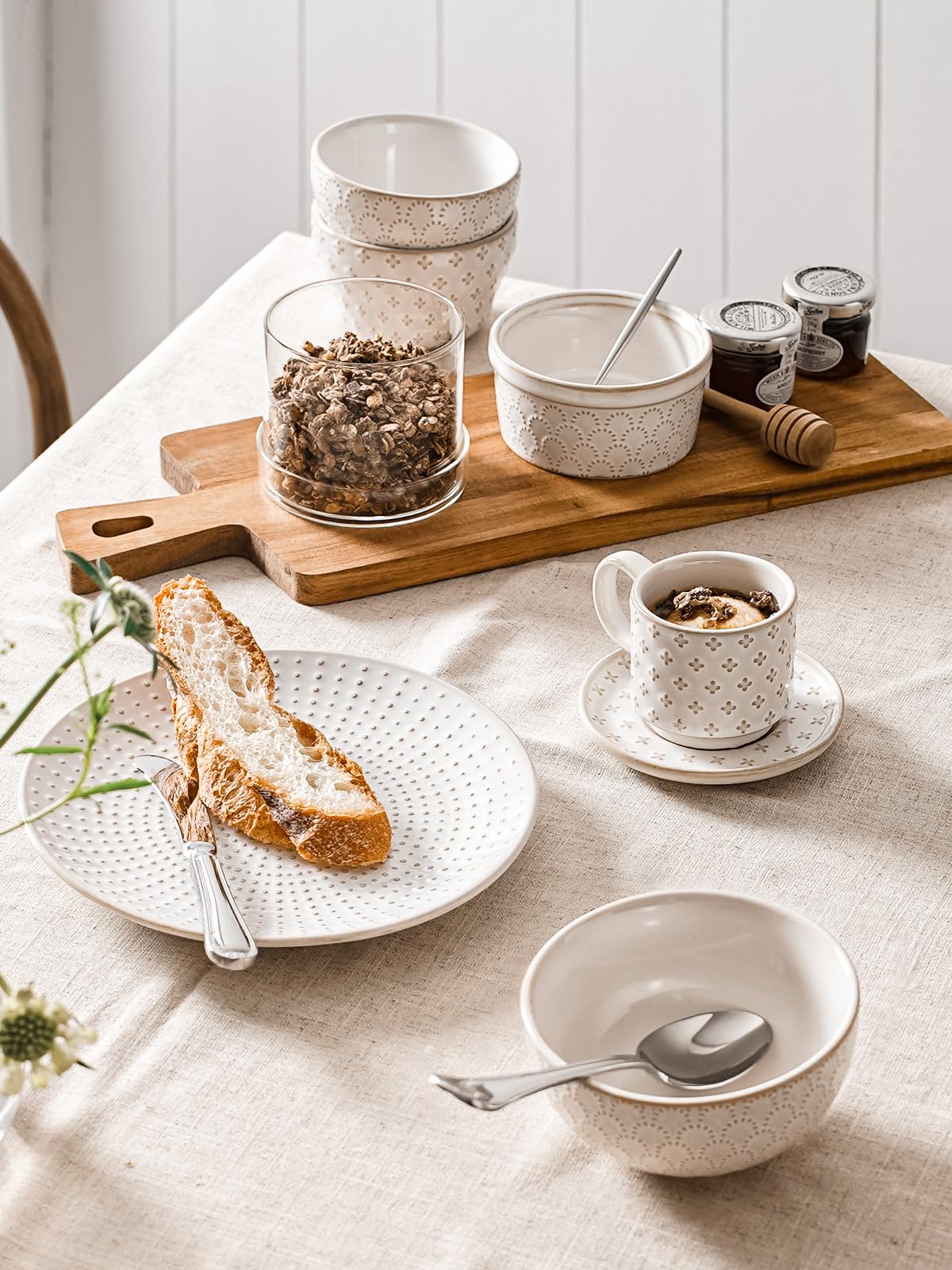 LE TAUCI embossed ceramic espresso cups showing refined texture and grip