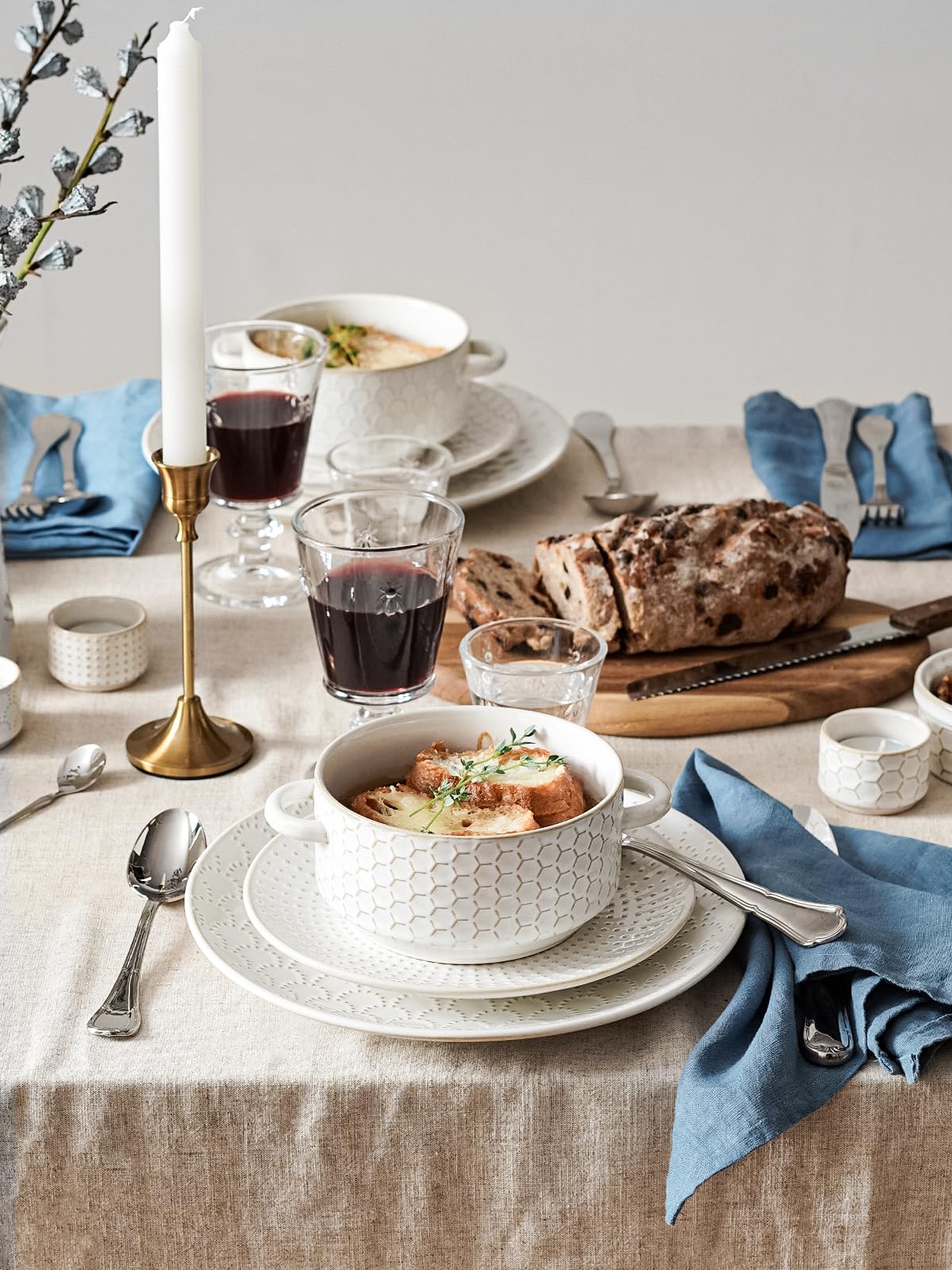 Le Tauci embossed patterns add elegance to every meal.