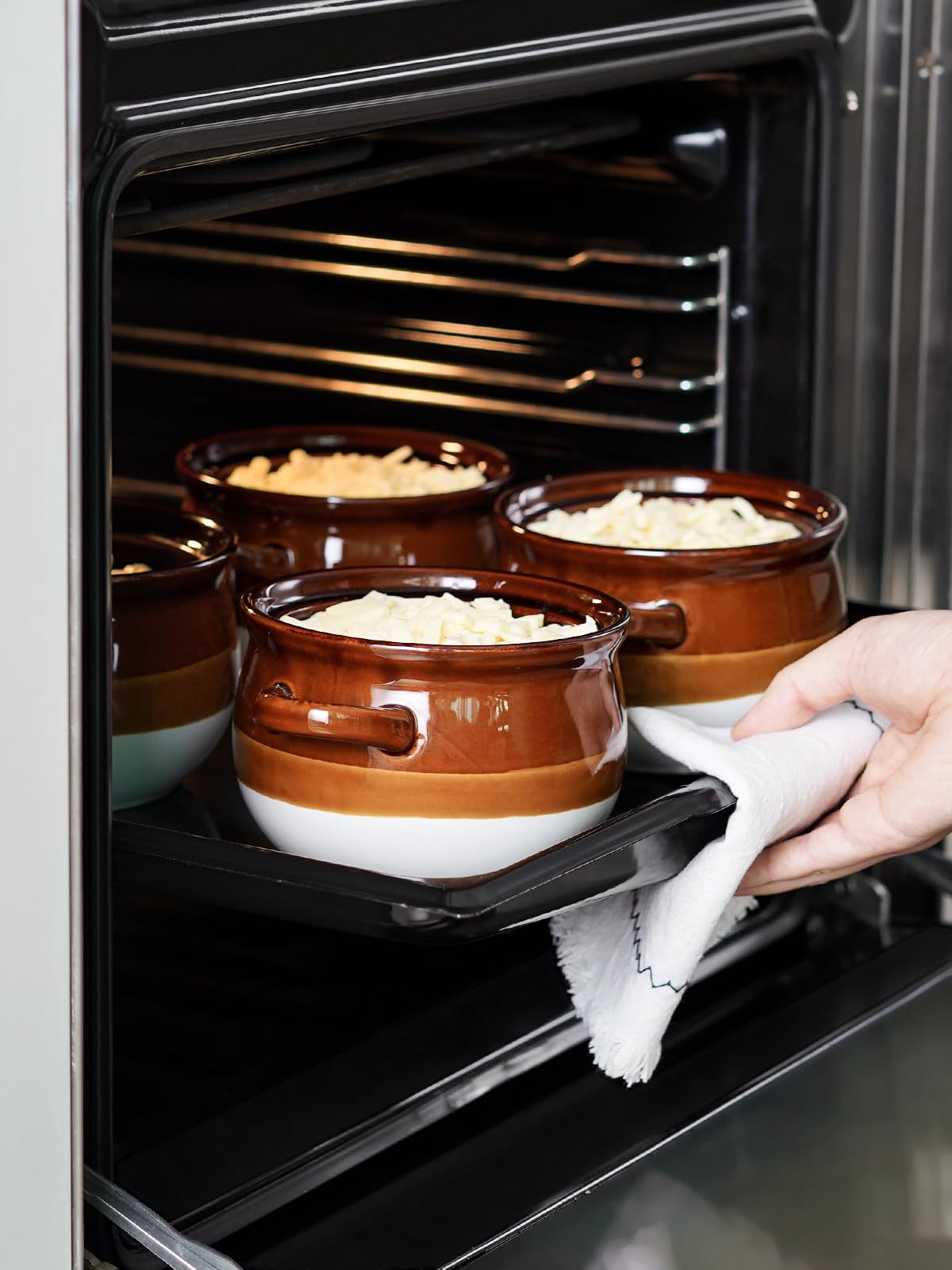 LE TAUCI Fridge and microwave safe ceramic bowl for everyday meals