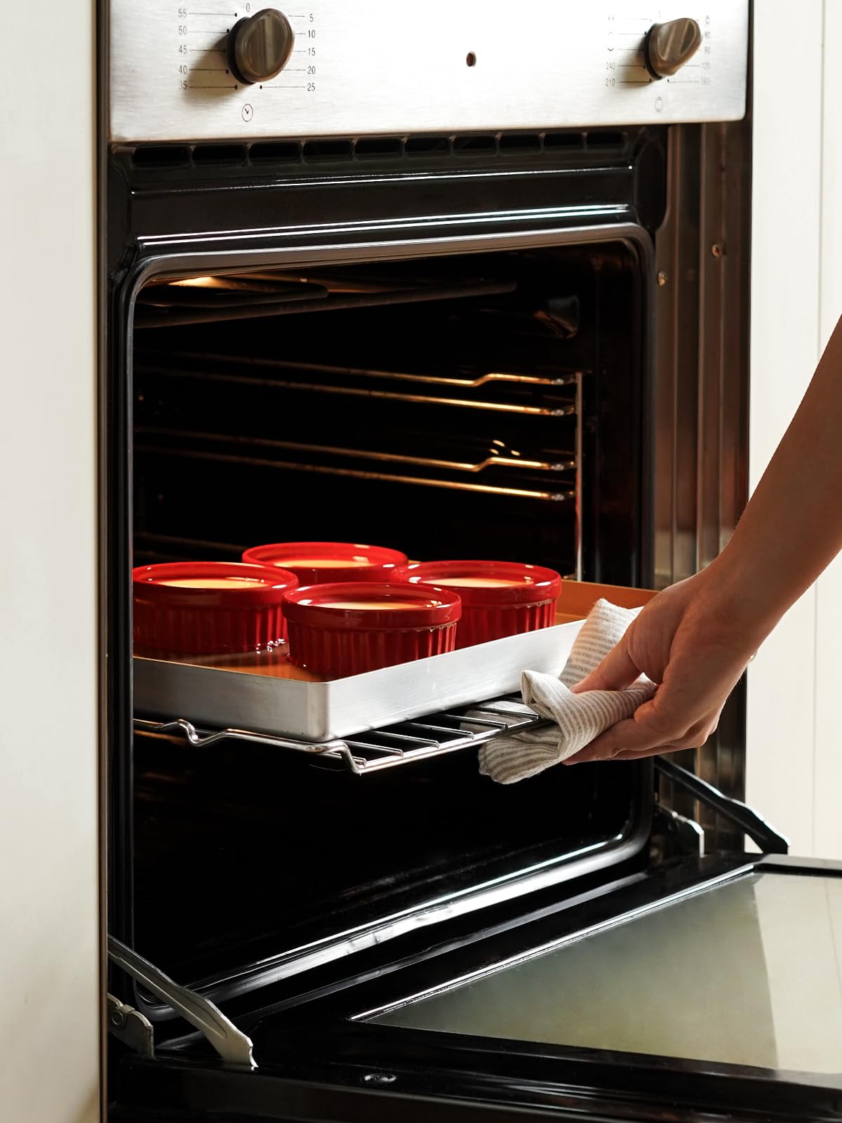 LE TAUCI glazed bottoms ease cleaning after meal prep.