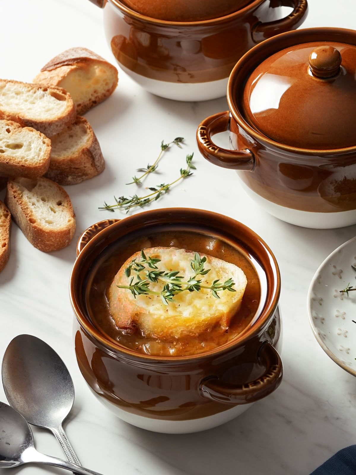 LE TAUCI Glazed-inside-out soup bowl highlights durability and easy cleaning