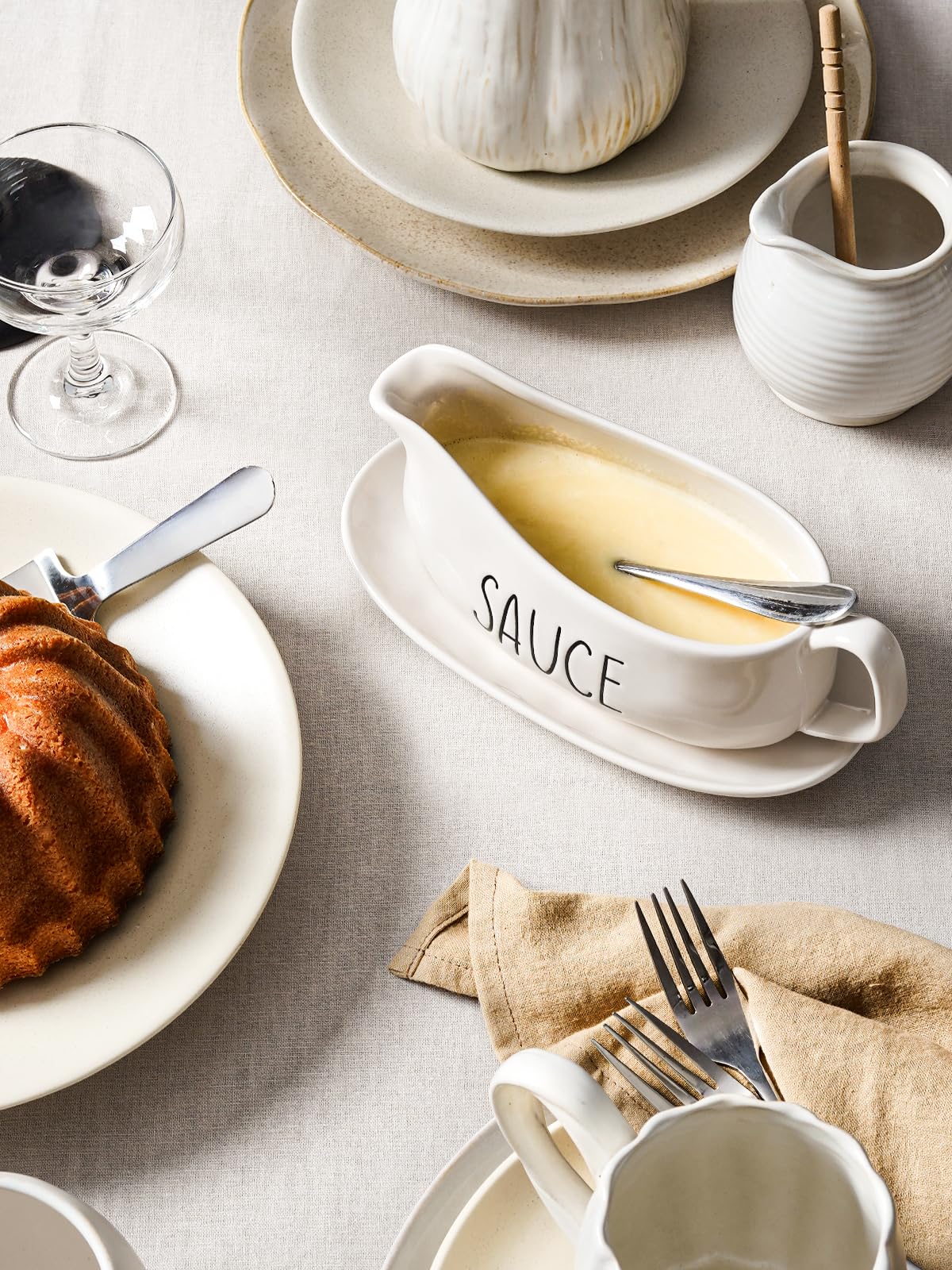 LE TAUCI 16 oz ceramic boat is heat safe for warm dressings and sauces.