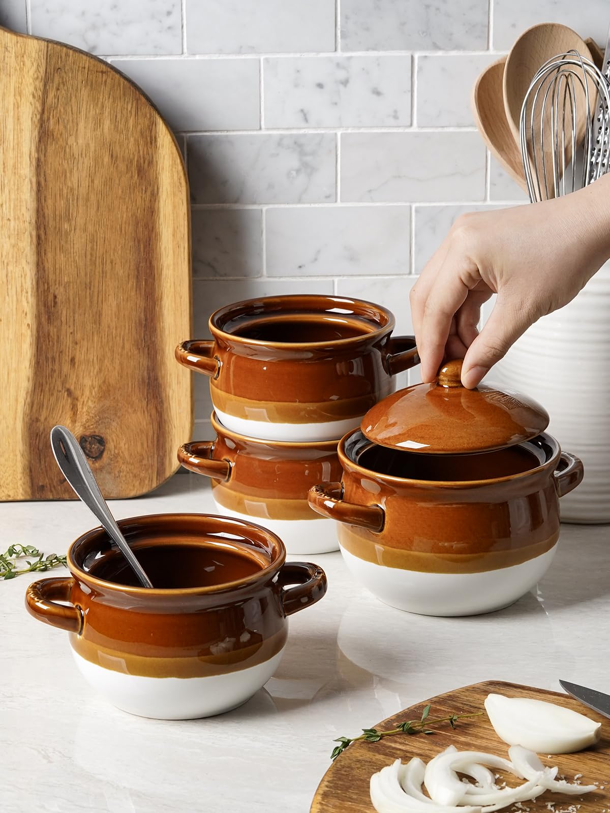 LE TAUCI Lid barrier keeps pets out and dust away