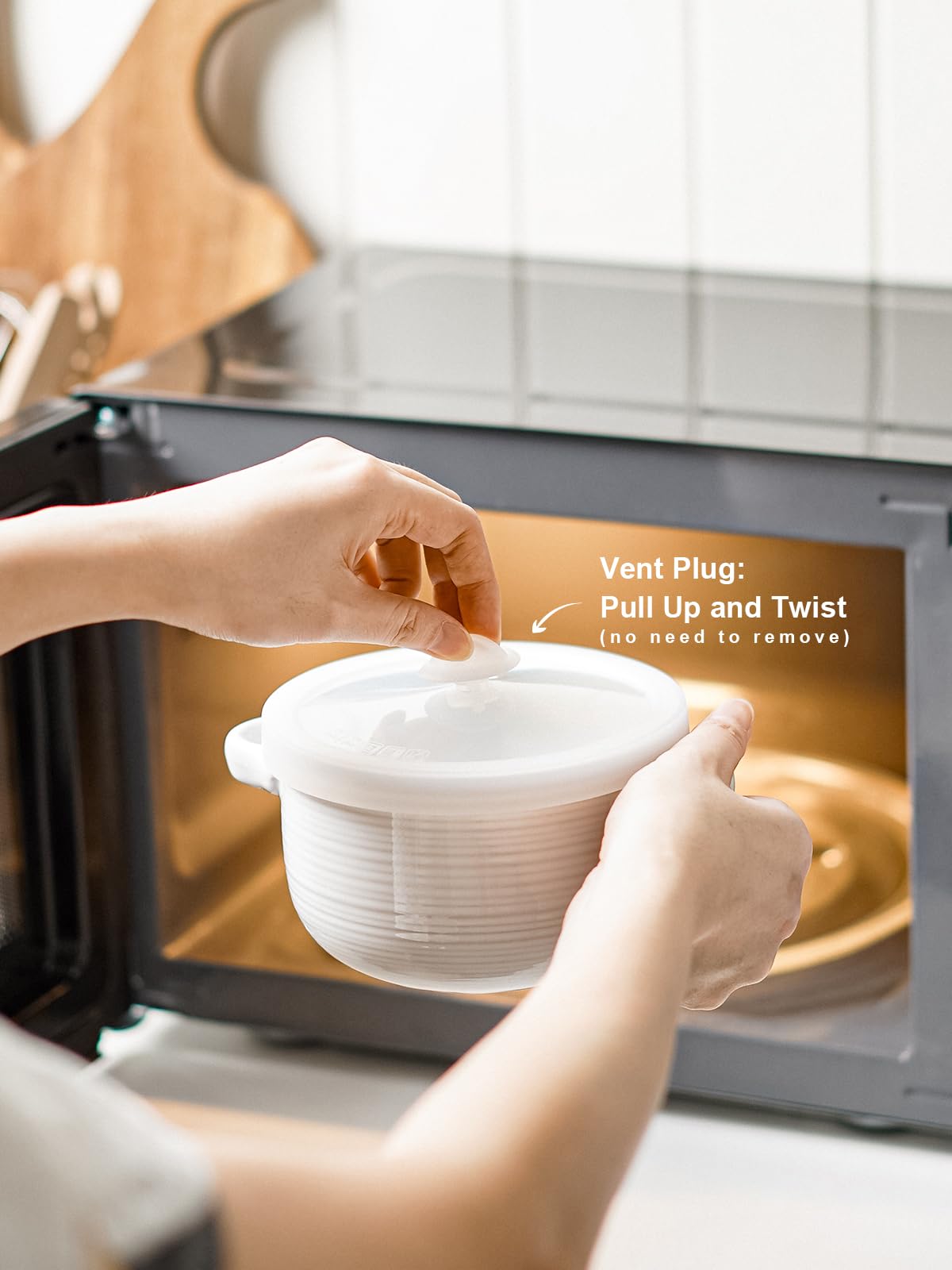LE TAUCI microwavable and oven-safe bowl ready for quick meals