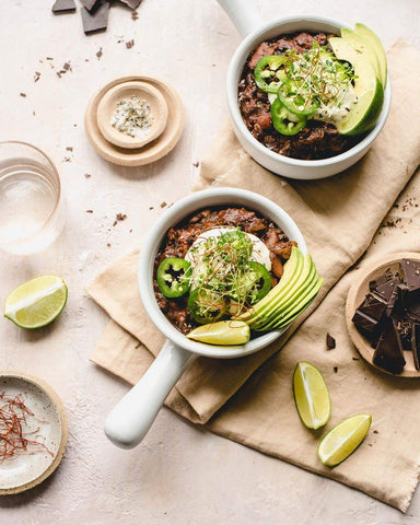 LE TAUCI oven-safe ceramic bowl withstands heat up to 482°F for hot meals