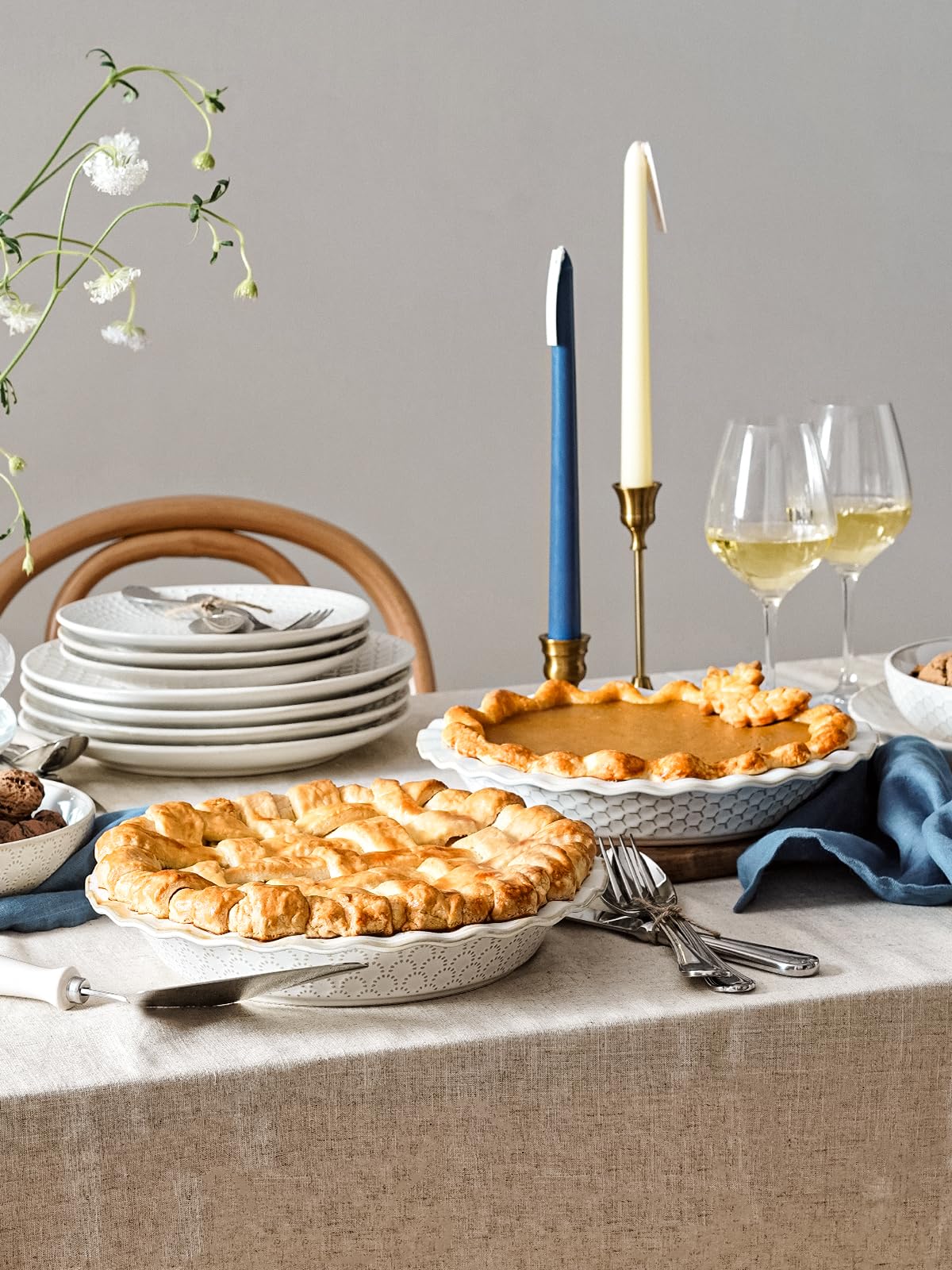 LE TAUCI 9-inch honeycomb embossed pie pan with grip and stylish presentation