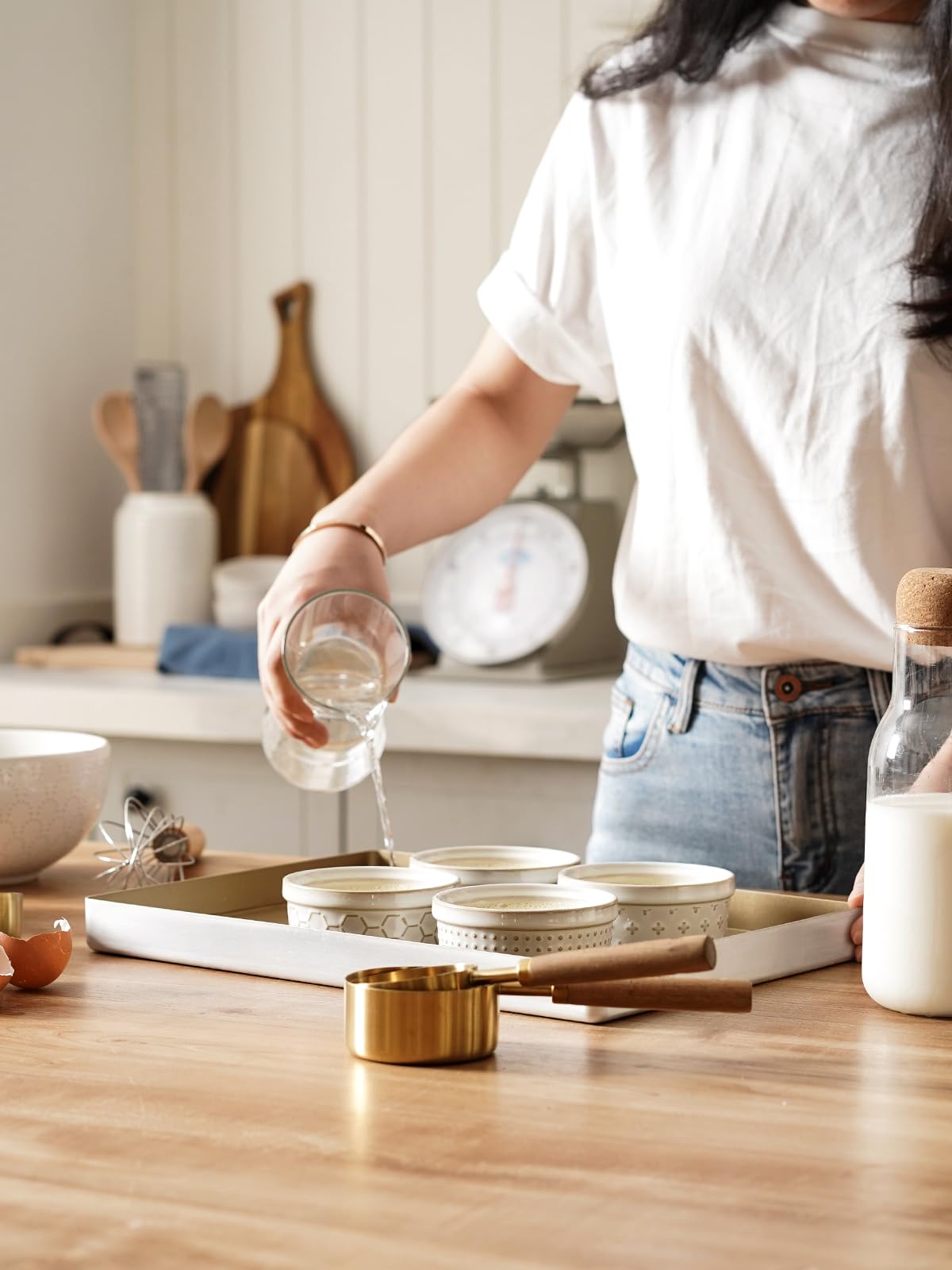 LE TAUCI embossed texture enhances presentation on festive gatherings.