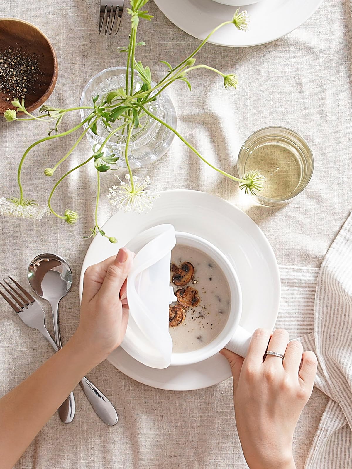 LE TAUCI stackable ceramic bowls save cabinet space and simplify serving