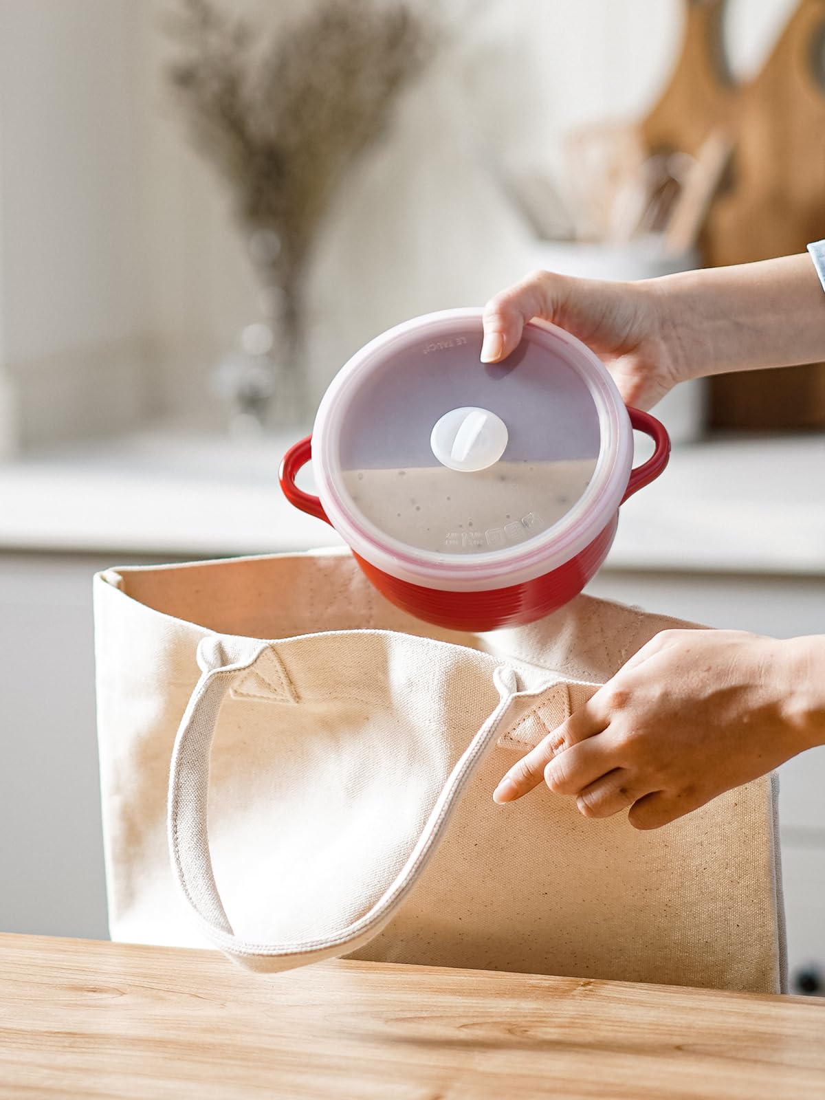 LE TAUCI stackable soup bowls with leak proof lids save space