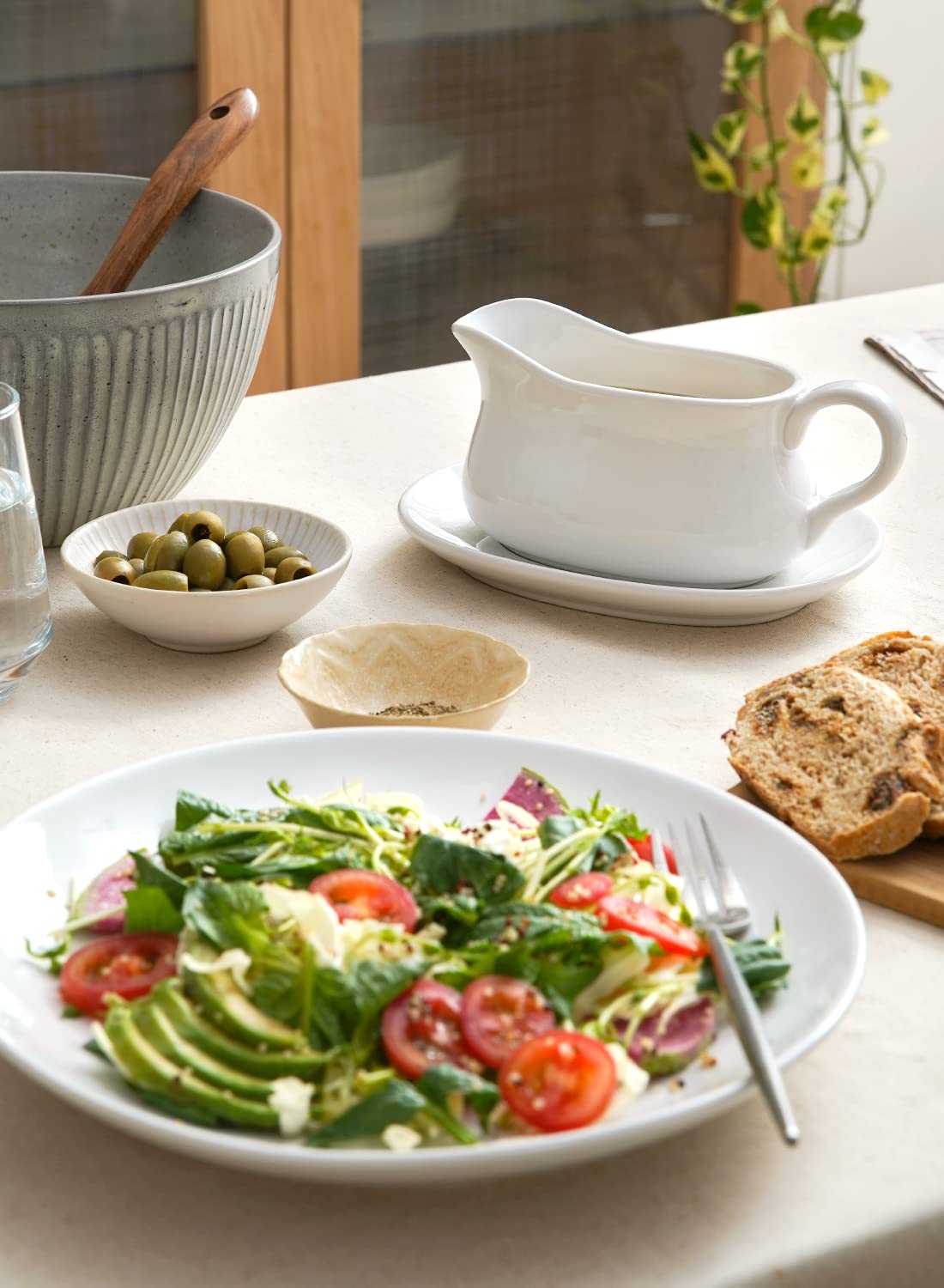 LE TAUCI stoneware ceramic glaze texture adds elegance to everyday dining