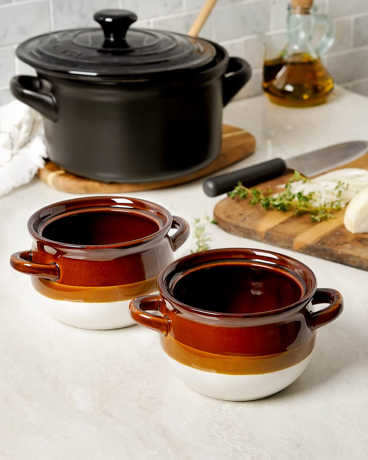 LE TAUCI thick-wall construction helps keep food warm longer.