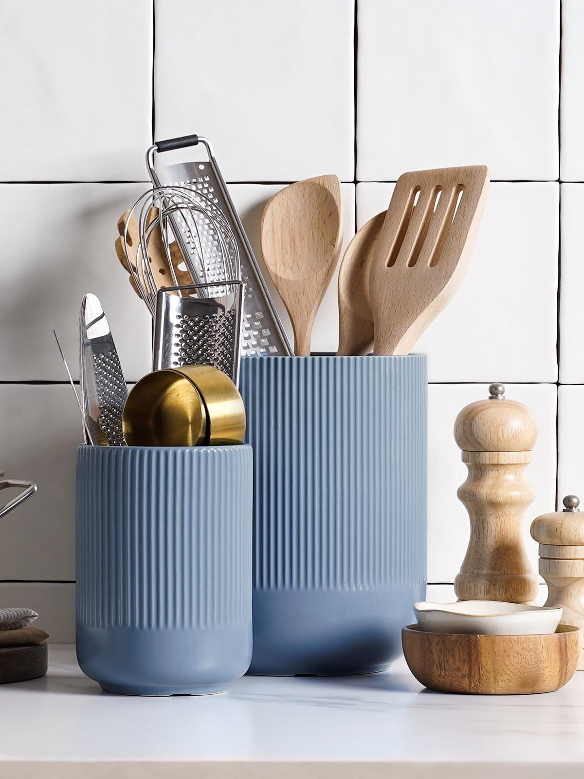 LE TAUCI small dusty blue holder keeps cutlery ready for quick meals