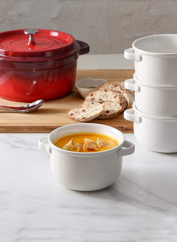 LE TAUCI white glazed bowls complement any table setting.