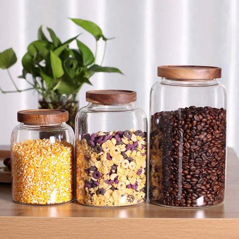 Leaves and Trees Y glass jars are dishwasher safe for easy maintenance.