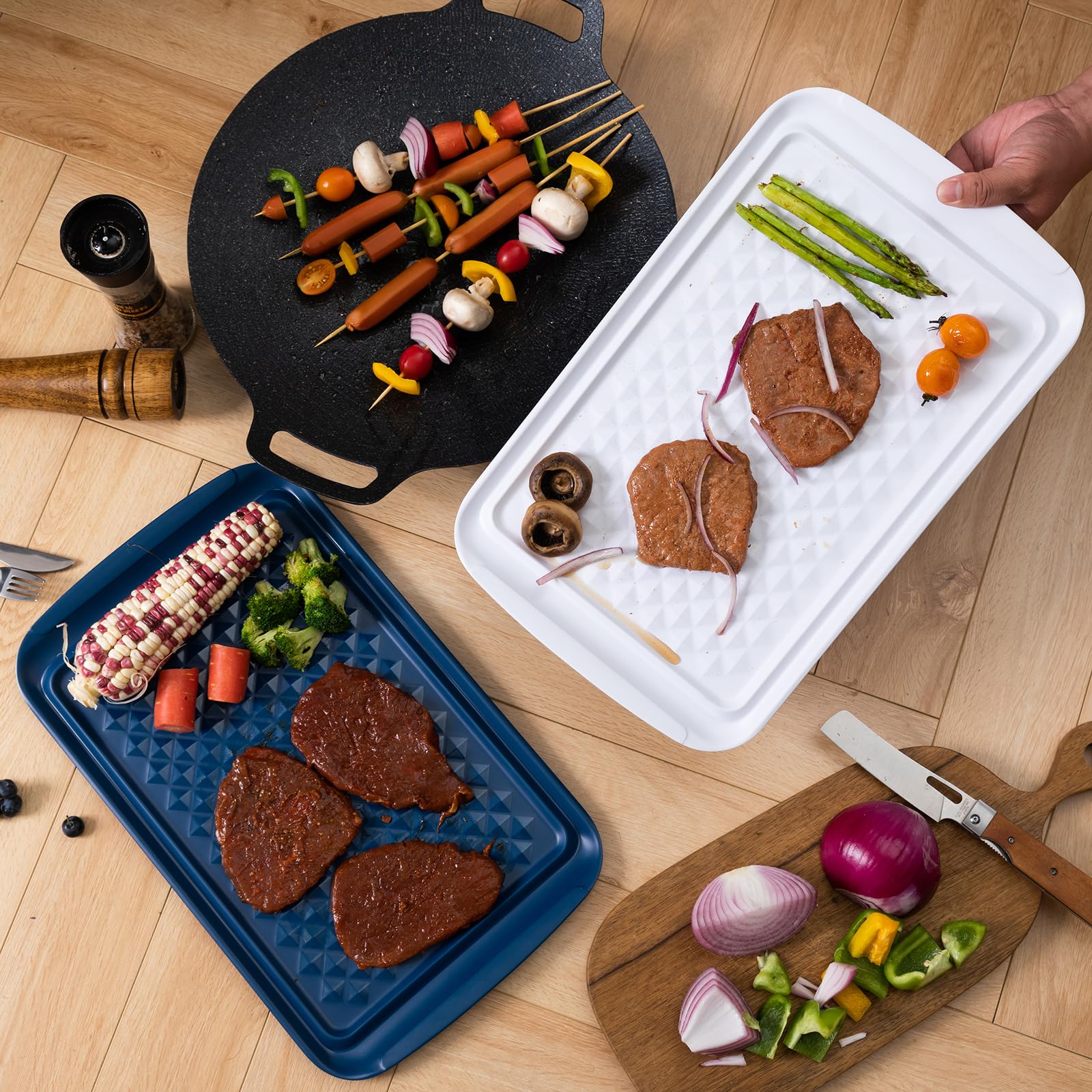 LEHAHA dual-tray set with handles for easy transport and serving.