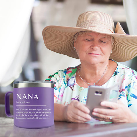 LEIOH Nana purple tumbler held in hand, a perfect travel companion.