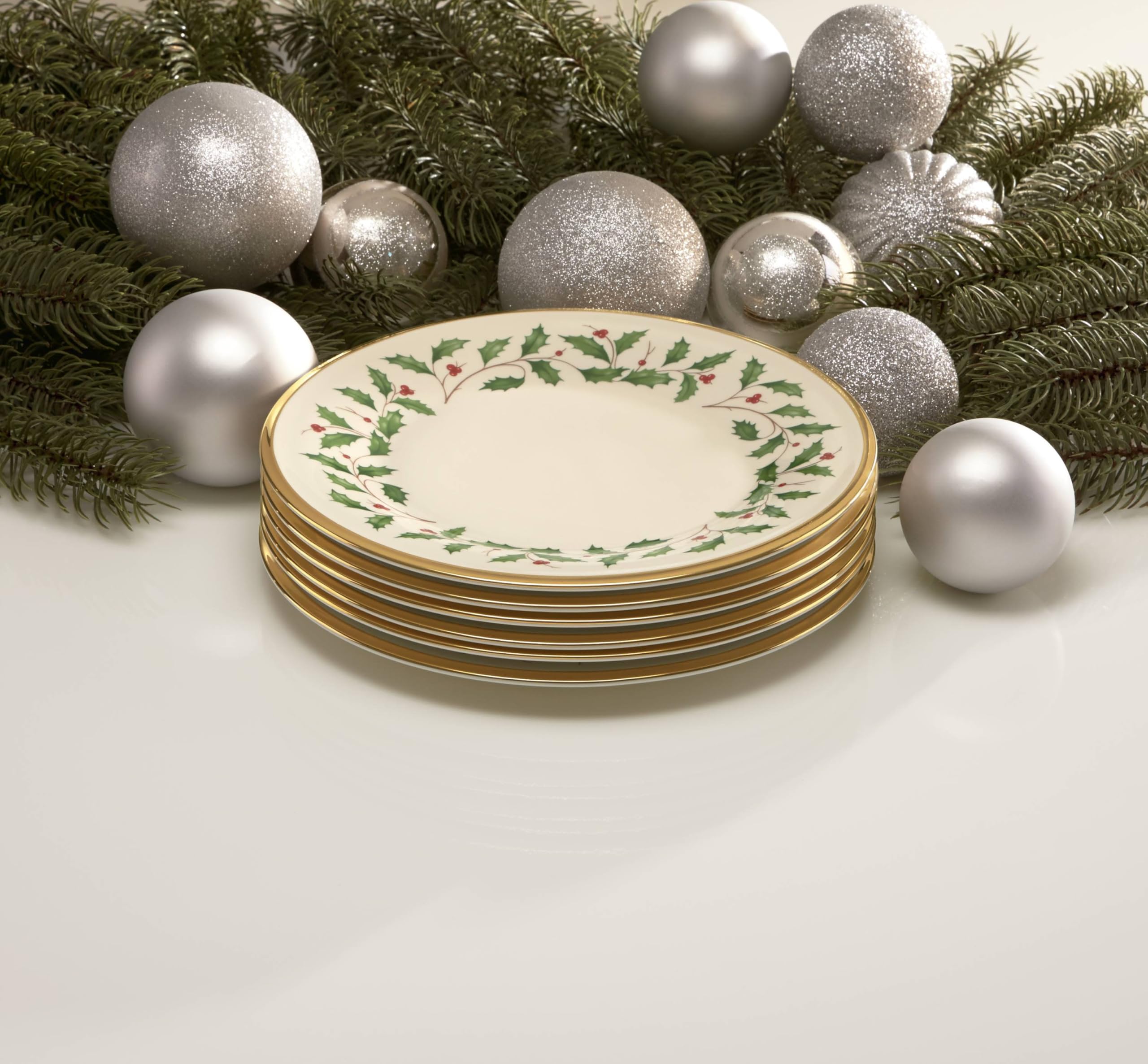 Lenox 146504010 close-up shows durable gold trim details